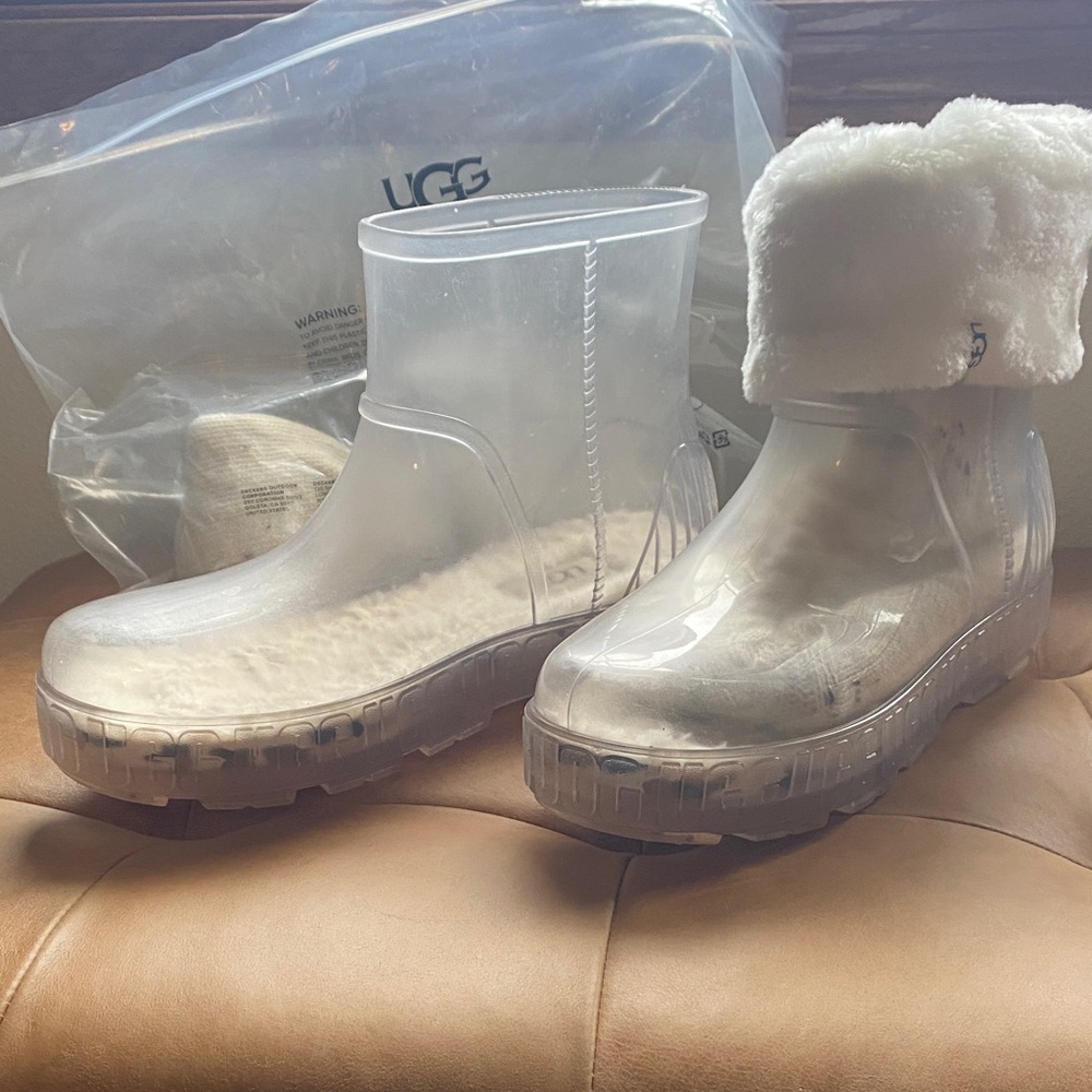 UGG Transparent Boots with White Fur Lining